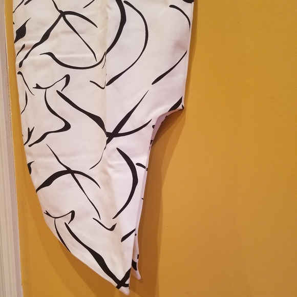 🔥Elliatt Dusk Dress Print white/black. Small - Picture 6 of 8